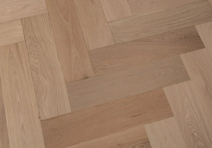 Prime AB Invisible Finish Lacquered Click Engineered Herringbone Flooring