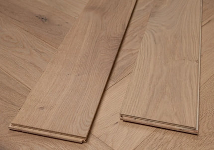 Invisible Finish Lacquered Engineered Herringbone Flooring