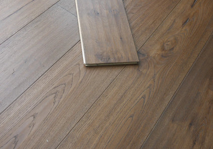 Handscraped Antique Light Brown Classic Grade Engineered Oak Flooring