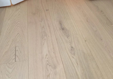 Invisible Lacquered Prime AB Grade Engineered Oak Flooring