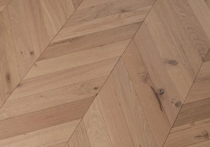 Classic Invisible Lacquered Engineered Chevron Oak Flooring