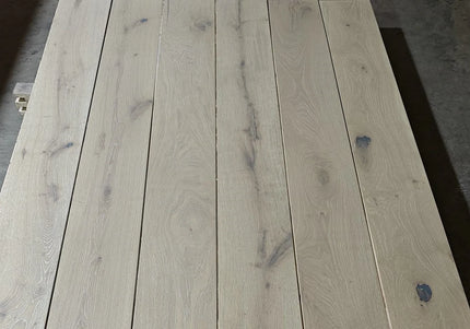 White Washed Matt Lacquered Engineered Oak Plank Flooring