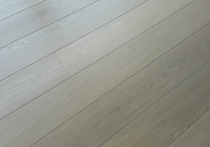 Invisible Finish Lacquered Prime AB Engineered Oak Flooring