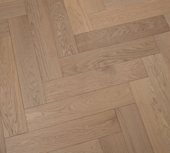 Herringbone Engineered Wood Flooring – Oak, Invisible Finish Lac AB Grade – DIY Box Flooring | Pukka Flooring
