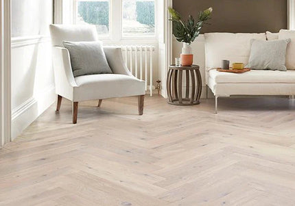 Pukka Flooring Loc Engineered Herringbone – 14 x 130mm Herringbone Engineered LOC – Limed Oak Brushed & Matt Lacquered