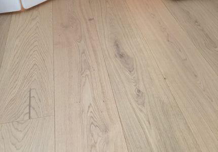 Invisible Lacquered Engineered Oak Flooring | Pukka Flooring