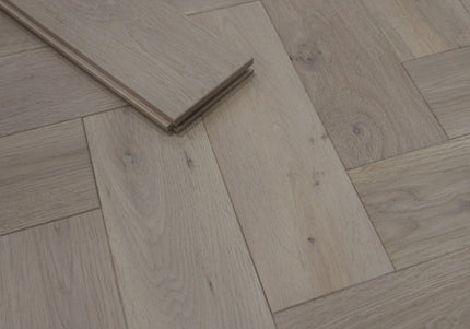 Invisible Solid Oak Herringbone Flooring | Pukka Flooring