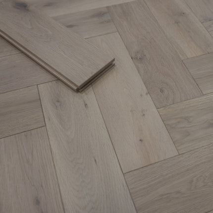 Invisible Solid Oak Herringbone Flooring | Pukka Flooring