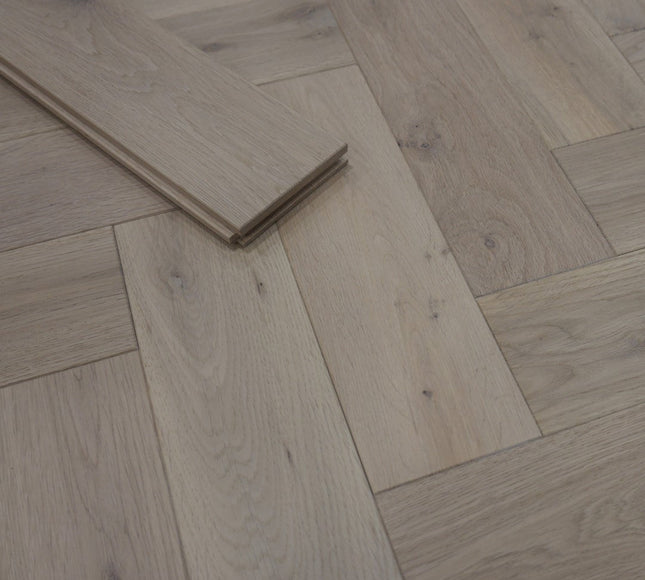 Invisible Solid Oak Herringbone Flooring | Pukka Flooring
