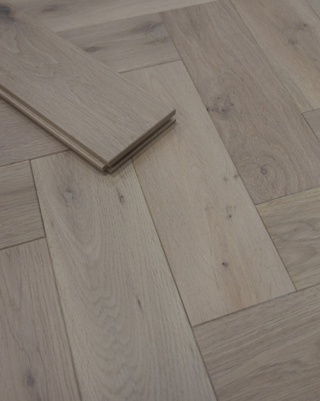 Invisible Solid Oak Herringbone Flooring | Pukka Flooring