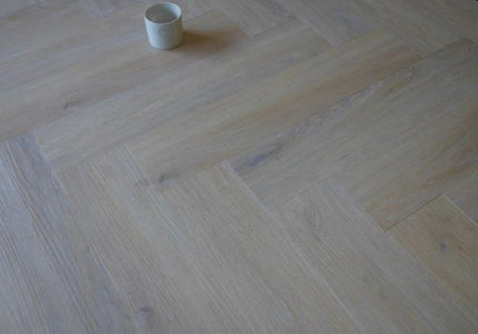 6.5 mm SPC Herringbone – Raw Oak (128 × 615 mm) – 5G Click Lock