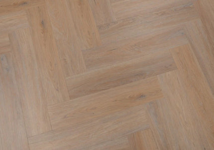 SPC Herringbone – Classic Oak
