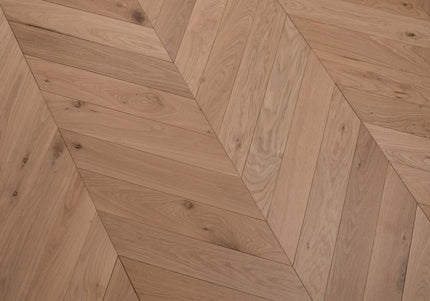 Natural Unfinished Chevron Engineered Wood Flooring 14/3 90 510 T&G ABCD Grade