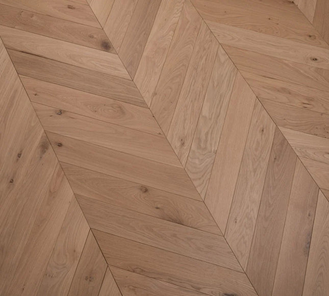 Natural Unfinished Chevron Engineered Wood Flooring 14/3 90 510 T&G ABCD Grade