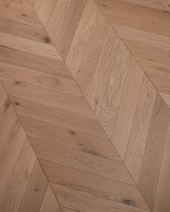 Natural Unfinished Chevron Engineered Wood Flooring 14/3 90 510 T&G ABCD Grade