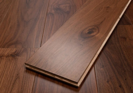 Walnut UV Lacquered Engineered Wood Flooring (20/4mm x 190 x 1860mm)
