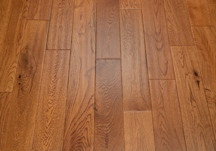 Golden Handscraped Oak Engineered Flooring | Pukka Flooring