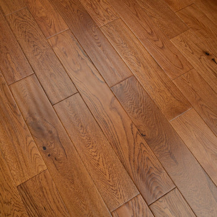 Golden Handscraped Oak Engineered Flooring | Pukka Flooring