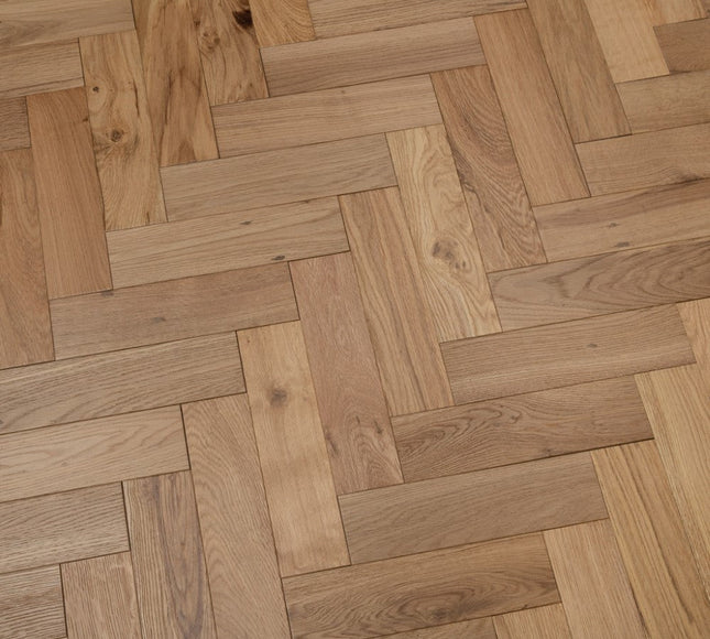 Natural Solid Oak Herringbone Flooring | Pukka Flooring