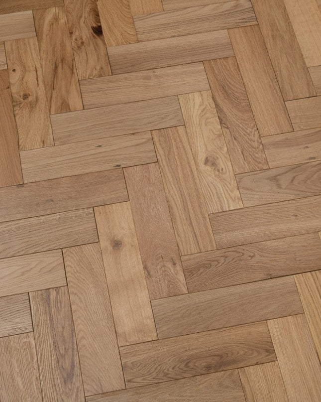 Natural Solid Oak Herringbone Flooring | Pukka Flooring