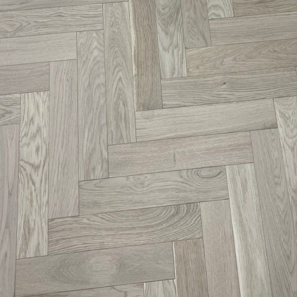 Invisible Oak Engineered Herringbone Flooring | Pukka Flooring