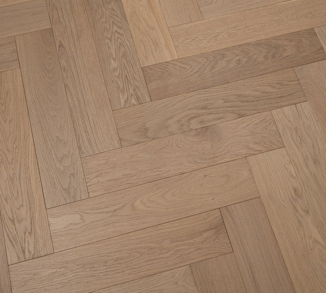 Herringbone Engineered Wood Flooring – Oak, Unfinished (4v) AB Grade – DIY Box Flooring | Pukka Flooring