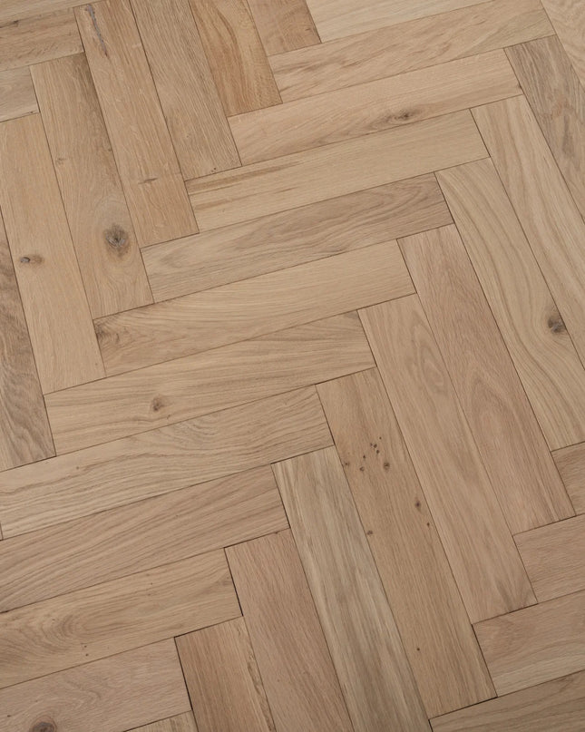 Classic Unfinished Engineered Oak Herringbone Flooring | Pukka Flooring