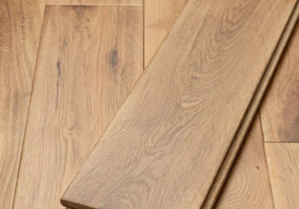 UV Lacquered Solid Oak Planks | Pukka Flooring