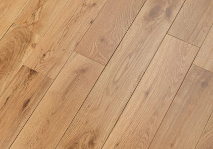 UV Lacquered Solid Oak Planks | Pukka Flooring