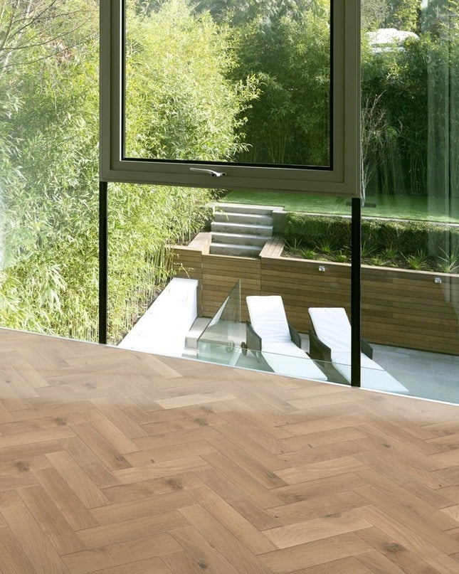 Pukka Flooring Engineered Oak Flooring – 20 x 120mm Engineered Herringbone – Natural Oak Brushed & Unfinished