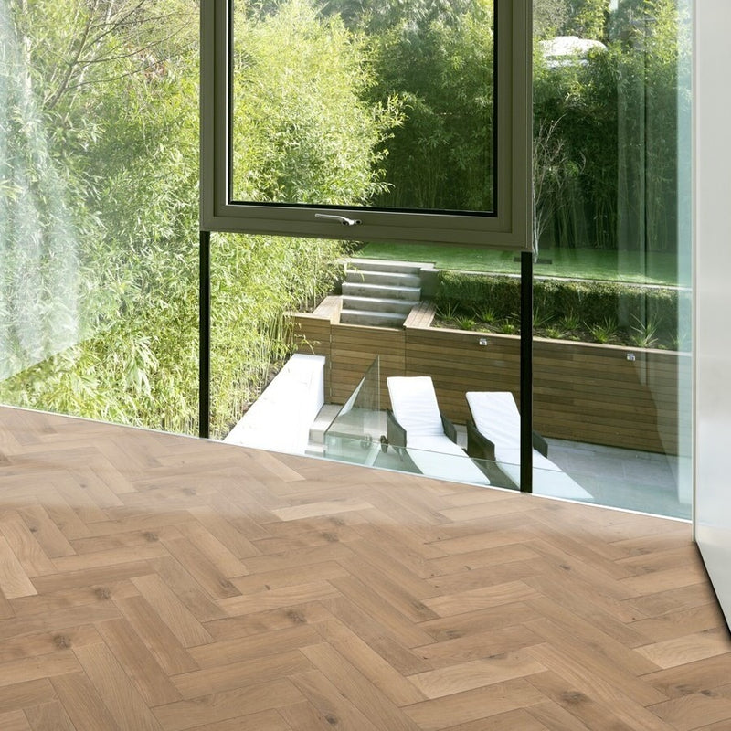 Pukka Flooring Engineered Oak Flooring – 20 x 120mm Engineered Herringbone – Natural Oak Brushed & Unfinished
