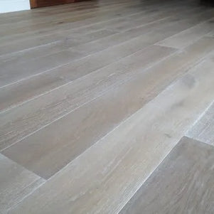 Natural Unfinished Engineered Walnut Flooring Wide Plank 20/6×220×2200 T&G ABCd Grade