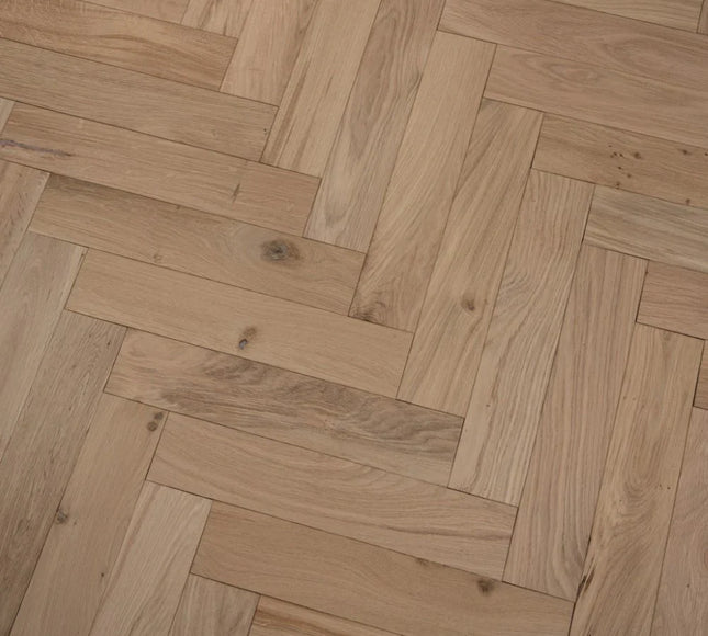 Herringbone Engineered Wood Flooring – Oak, Unfinished (4v) Classic Grade – DIY Box Flooring | Pukka Flooring
