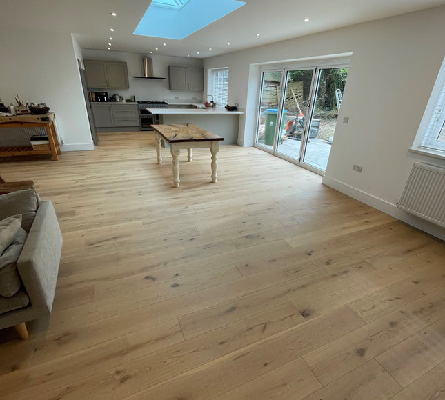 Invisible Lacquered Engineered Oak Flooring | Pukka Flooring