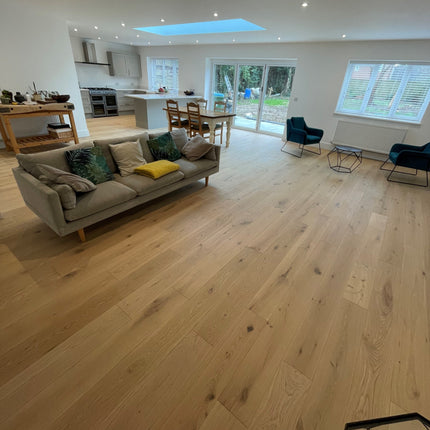 Invisible Lacquered Engineered Oak Flooring | Pukka Flooring