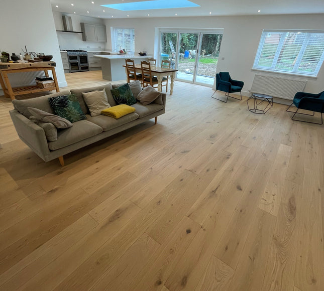 Invisible Lacquered Engineered Oak Flooring | Pukka Flooring